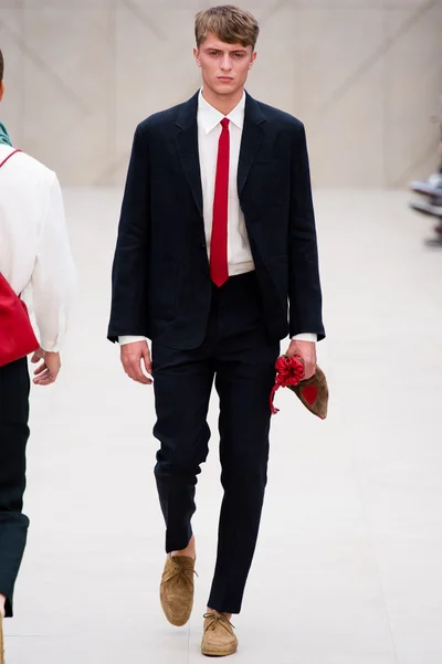 Look 11